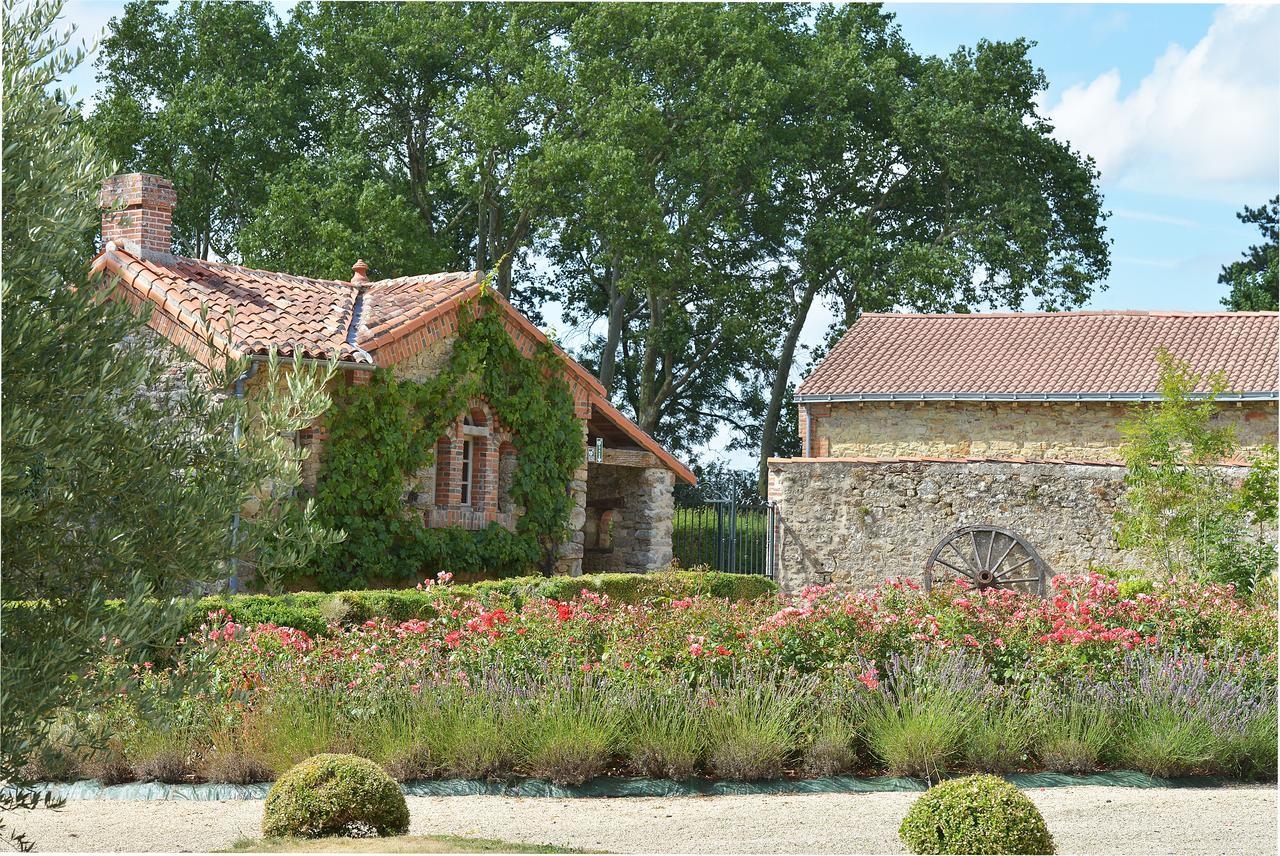 B&B Domaine De La Corbe Bournezeau Εξωτερικό φωτογραφία